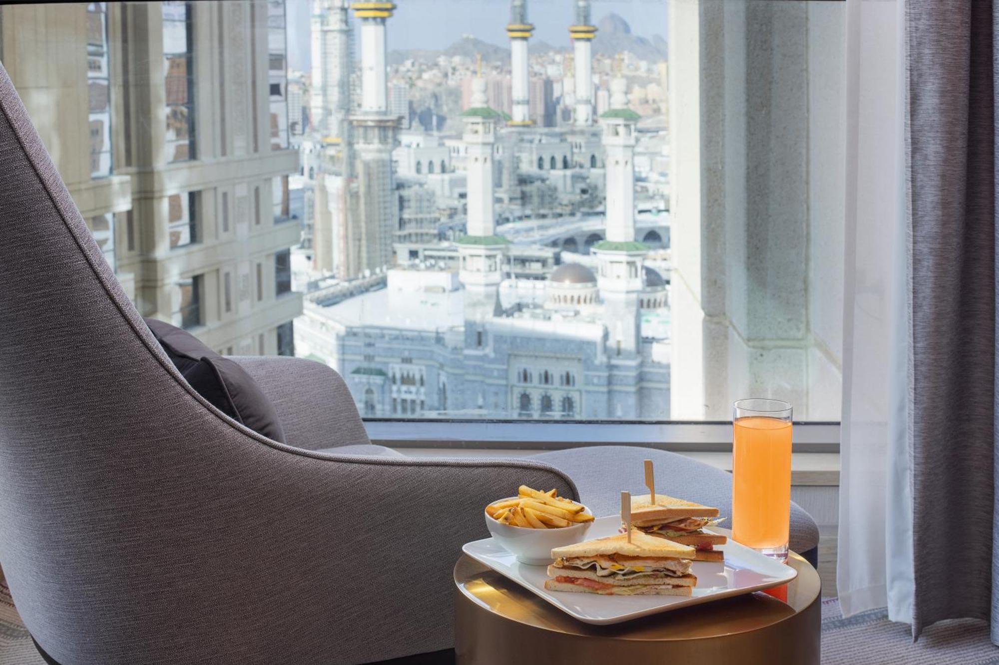 Jumeirah Jabal Omar Makkah Мекка Экстерьер фото A view of the Grand Mosque from the hotel